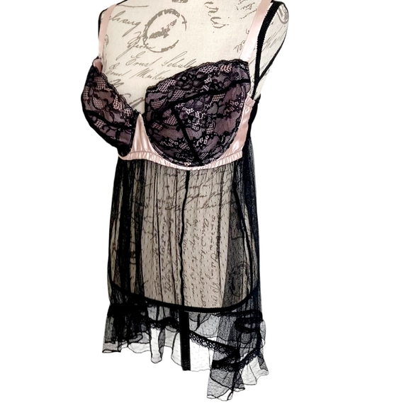 Elegant Black Lace Babydoll Lingerie - Picture 8 of 16